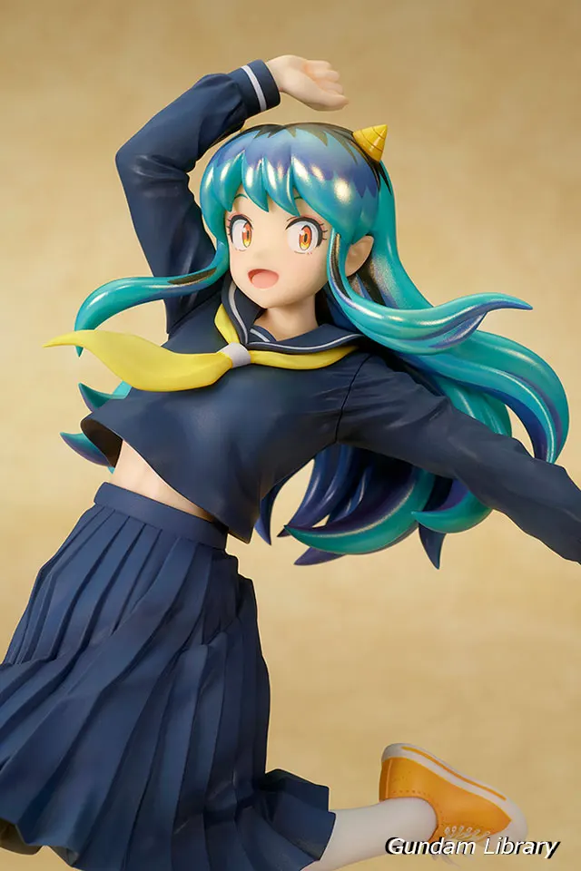 ラムちゃん制服姿　うる星やつら　キューズQ