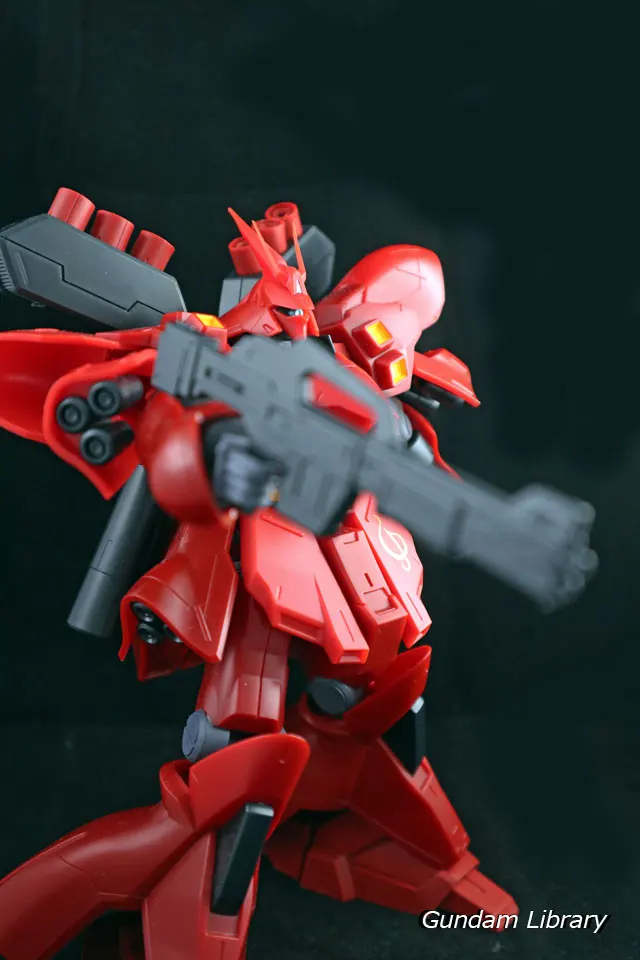 サザビー　GUNDAM UNIVERSE