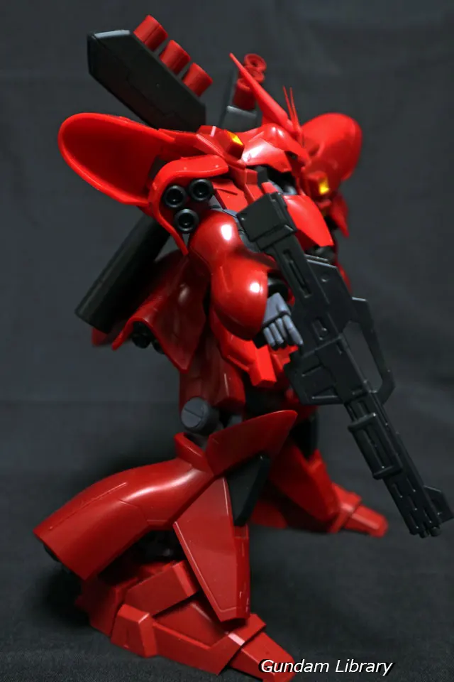 サザビー　GUNDAM UNIVERSE